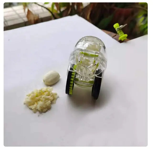 SavoGarlic Rolling Garlic Chopper